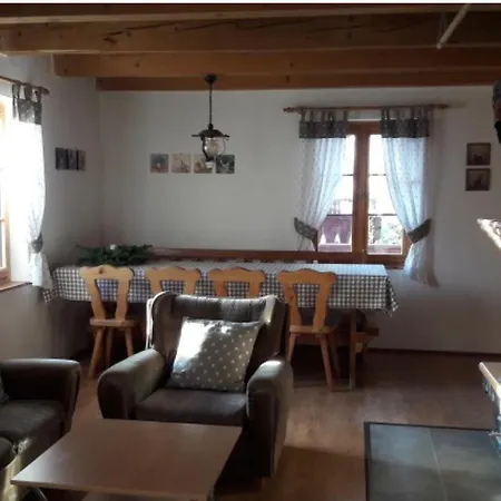 Domcek V Strani ロッジ