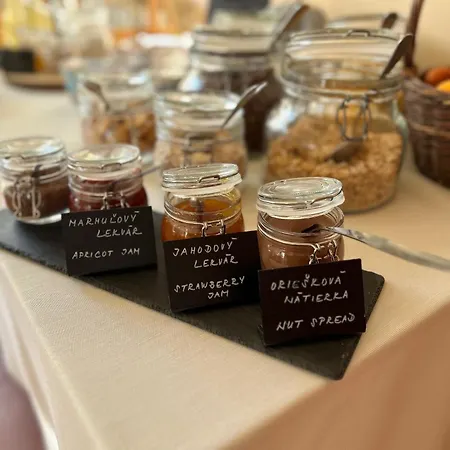 Domcek V Strani بيت خشبي